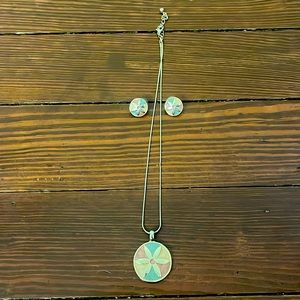 Daisy earring and necklace set